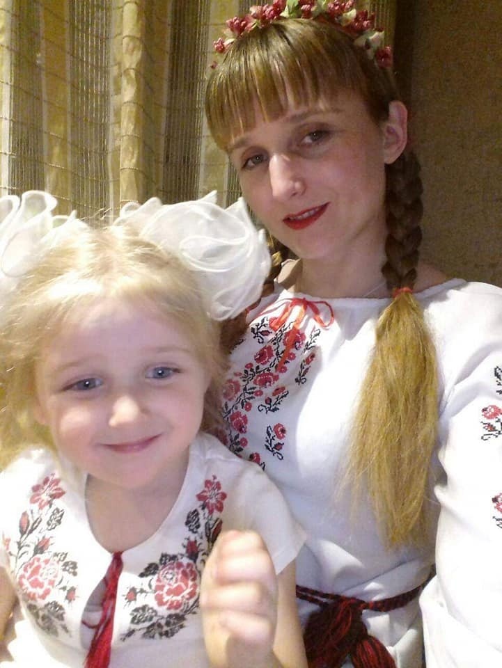 "Міс України на візку - 2013" Альона Шаповалова з донькою