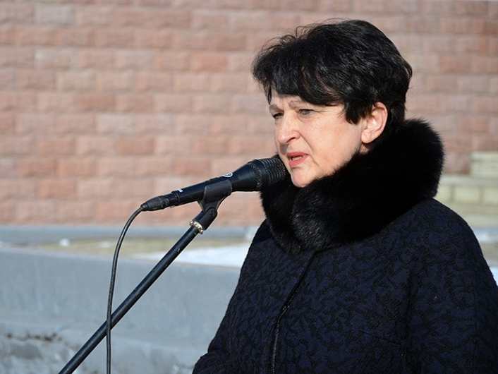 Мітинг - реквієм у Балті. Біля мікрофона заступник міського голови Тетяна Матлашевська