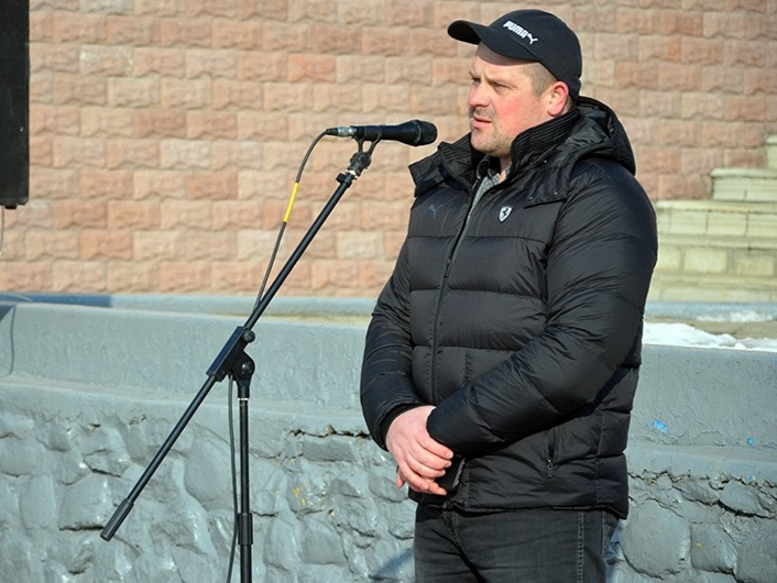 Мітинг - реквієм у Балті. Перед мікрофоном депутат міської ради Вячеслав Яровенко