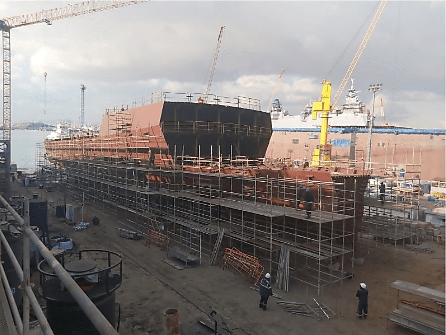 Процес будівництва корпусу першого корвету типу Ada для ВМС України. Грудень 2021